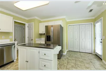 5607 Wellsley Drive W, Greensboro, NC 27407 - Photo 9