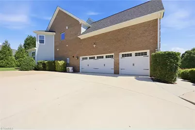 4403 Bonnie Loch Drive, Burlington, NC 27215 - Photo 3