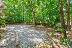3210 Peninsula Dr, Jamestown, NC 27282 - Photo 45