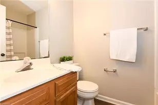 5934 W Friendly Ave, Greensboro, NC 27410 - Photo 23