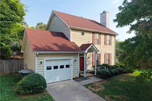 19 Crestbrook Ct, Greensboro, NC 27455 - Photo 1