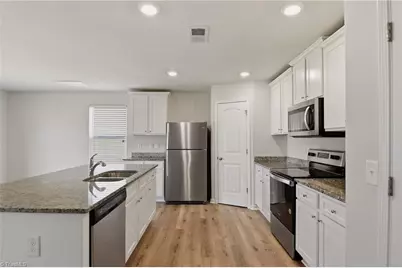 2106 Briar Run Drive, Greensboro, NC 27405 - Photo 5