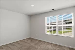 2106 Briar Run Dr, Greensboro, NC 27405 - Photo 25