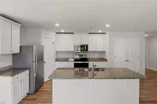 2106 Briar Run Dr, Greensboro, NC 27405 - Photo 3