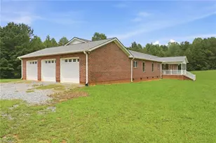 2052 Kennedy Rd, Thomasville, NC 27360 - Photo 11