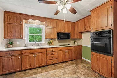 204 Broad Street, Reidsville, NC 27320 - Photo 7