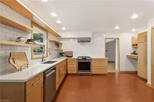 905 Northshore Ct, High Point, NC 27265 - Photo 7
