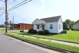 1320 Whitsett St, Burlington, NC 27215 - Photo 3