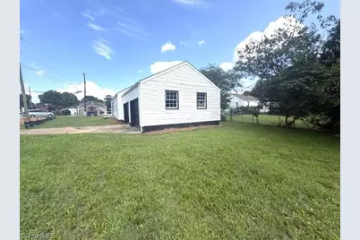 1048 E Clemmonsville Road, Winston-Salem, NC 27127 - Photo 15
