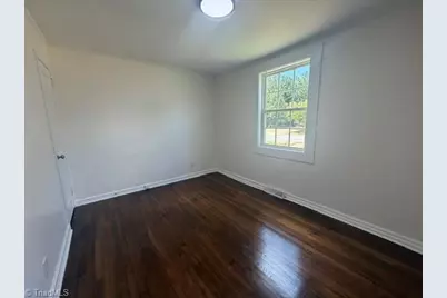 1048 E Clemmonsville Road, Winston-Salem, NC 27127 - Photo 9