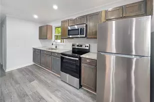 1614 Willow Rd, Greensboro, NC 27401 - Photo 7