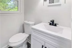 1614 Willow Rd, Greensboro, NC 27401 - Photo 11