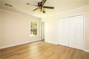 4203 Butterfield Dr, Greensboro, NC 27405 - Photo 9