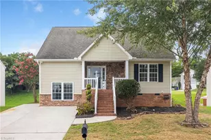 4153 Salem Springs Ct, Winston-Salem, NC 27107 - Photo 3