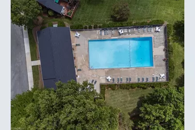 1 Fountain Manor Drive #B, Greensboro, NC 27405 - Photo 3