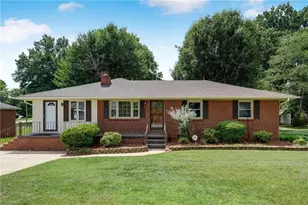 1106 Walnut St, Reidsville, NC 27320 - Photo 1