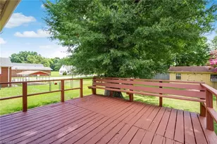 1106 Walnut St, Reidsville, NC 27320 - Photo 7