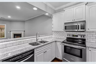656 Sonoma Lane, High Point, NC 27265 - Photo 9