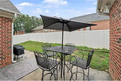 115 Stillmere Court, Winston-Salem, NC 27101 - Photo 5