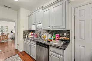 115 Stillmere Ct, Winston-Salem, NC 27101 - Photo 15
