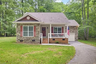 7802 High Meadows Rd, Greensboro, NC 27455 - Photo 3
