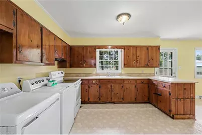 509 Oakwood Lane, Graham, NC 27253 - Photo 7