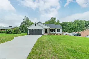 32 Ranchor Dr, Thomasville, NC 27360 - Photo 3