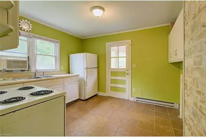 416 E Peachtree Drive, High Point, NC 27265 - Photo 11