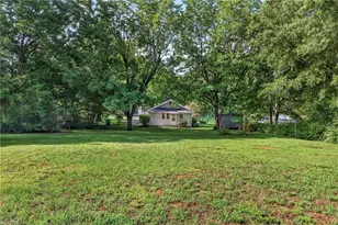 222 W Brower Ave, Liberty, NC 27298 - Photo 25