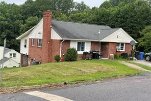 901 10th St, North Wilkesboro, NC 28659 - Photo 7