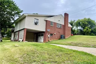 901 10th St, North Wilkesboro, NC 28659 - Photo 5