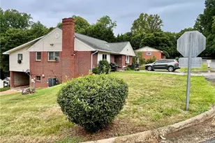 901 10th St, North Wilkesboro, NC 28659 - Photo 3