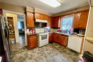 901 10th St, North Wilkesboro, NC 28659 - Photo 13