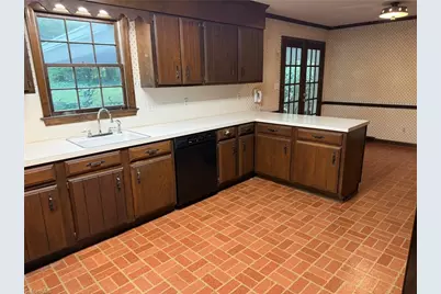 1000 Englewood Drive, Winston-Salem, NC 27106 - Photo 13