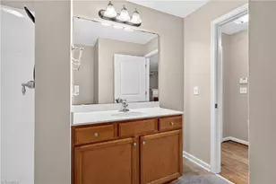 7108 W Friendly Ave, Greensboro, NC 27410 - Photo 21