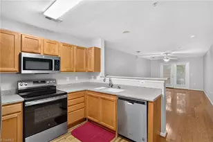 7108 W Friendly Ave, Greensboro, NC 27410 - Photo 7