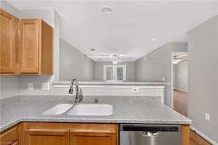 7108 W Friendly Ave, Greensboro, NC 27410 - Photo 9