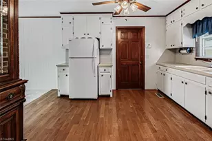 308 Westbury Dr, Asheboro, NC 27205 - Photo 9