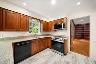 3709 Kirklees Rd, Winston-Salem, NC 27104 - Photo 15