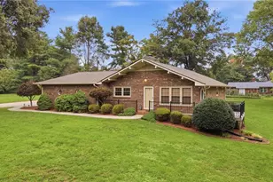 325 Spring St, Yadkinville, NC 27055 - Photo 35