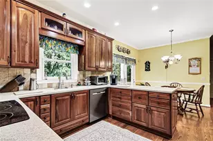 4024 Baytree Ct, High Point, NC 27265 - Photo 9