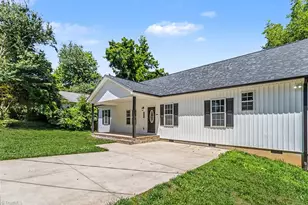 1329 Belleauwood St, Winston-Salem, NC 27107 - Photo 3
