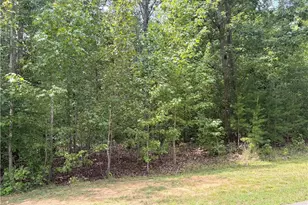 135 Glenrobin Dr, Eden, NC 27288 - Photo 1