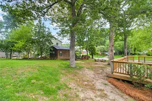 2913 Shady Lawn Dr, Greensboro, NC 27408 - Photo 25