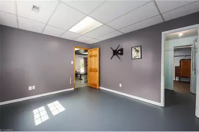 3900 Briarwood Avenue, High Point, NC 27265 - Photo 27
