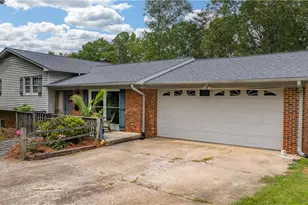 3900 Briarwood Ave, High Point, NC 27265 - Photo 3