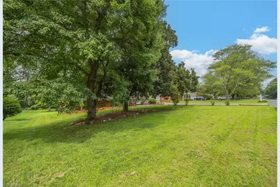 3900 Briarwood Avenue, High Point, NC 27265 - Photo 41