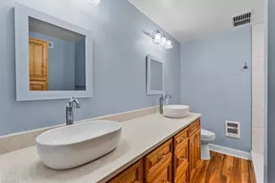 2321 Danbury Rd, Greensboro, NC 27408 - Photo 23