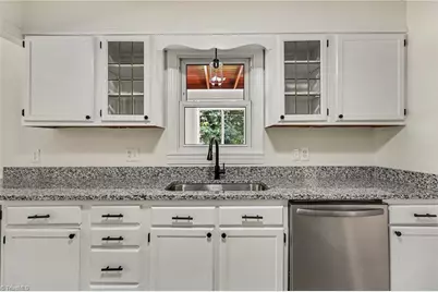 210 Stone Street, Thomasville, NC 27360 - Photo 9