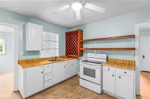 610 Salisbury Ridge Rd, Winston-Salem, NC 27127 - Photo 9
